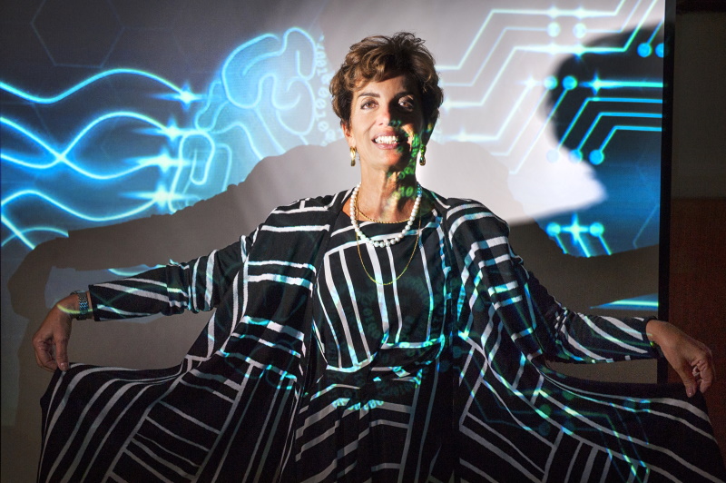 Paola Velardi, Ingegnere elettronico, Professore Ordinario presso il Dipartimento di Informatica all’Università Sapienza di Roma Mostra “Ritratte. Donne di arte e di scienza” Foto di Gerald Bruneau ©Fondazione Bracco Paola Velardi, Ingegnere elettronico, Professore Ordinario presso il Dipartimento di Informatica all’Università Sapienza di Roma Mostra “Ritratte. Donne di arte e di scienza” Foto di Gerald Bruneau ©Fondazione Bracco