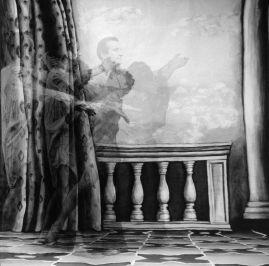Myriam Laplante. Danza Macabra (Valser),1998, stampa in bianco e nero alla gelatina ai sali d'argento, prova d'artista, 100x100 cm. (Collezione dell'artista, Bevagna, Pg)